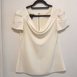 Beautiful scoop neck top with back zipper